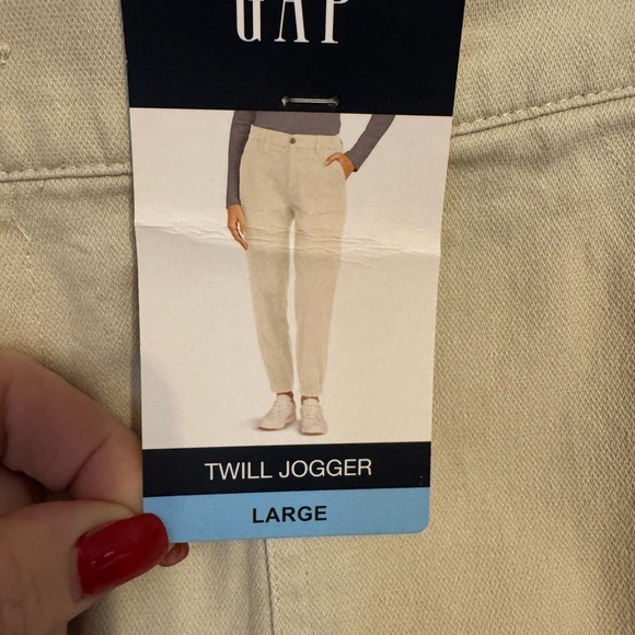 GAP Pants - NWT   GAP Women's Twill Jogger  LARGE       #J